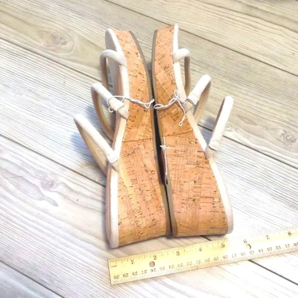 (79-2746)  A New Day ARIE / CREAM Sandals Size 8.5